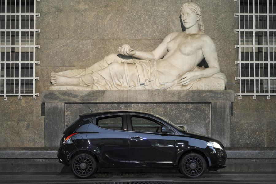  Lancia Ypsilon Black and Noir (846) 2019 года  (фото 27 из 39)
